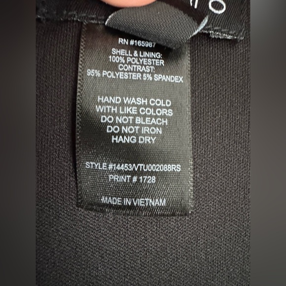 🎄🎁 Gorgeous A line Dress with 8 golden B buttons Shear long sleeves black large - Picture 8 of 10